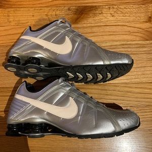 Nike Women’s Shox Junior Sz 9